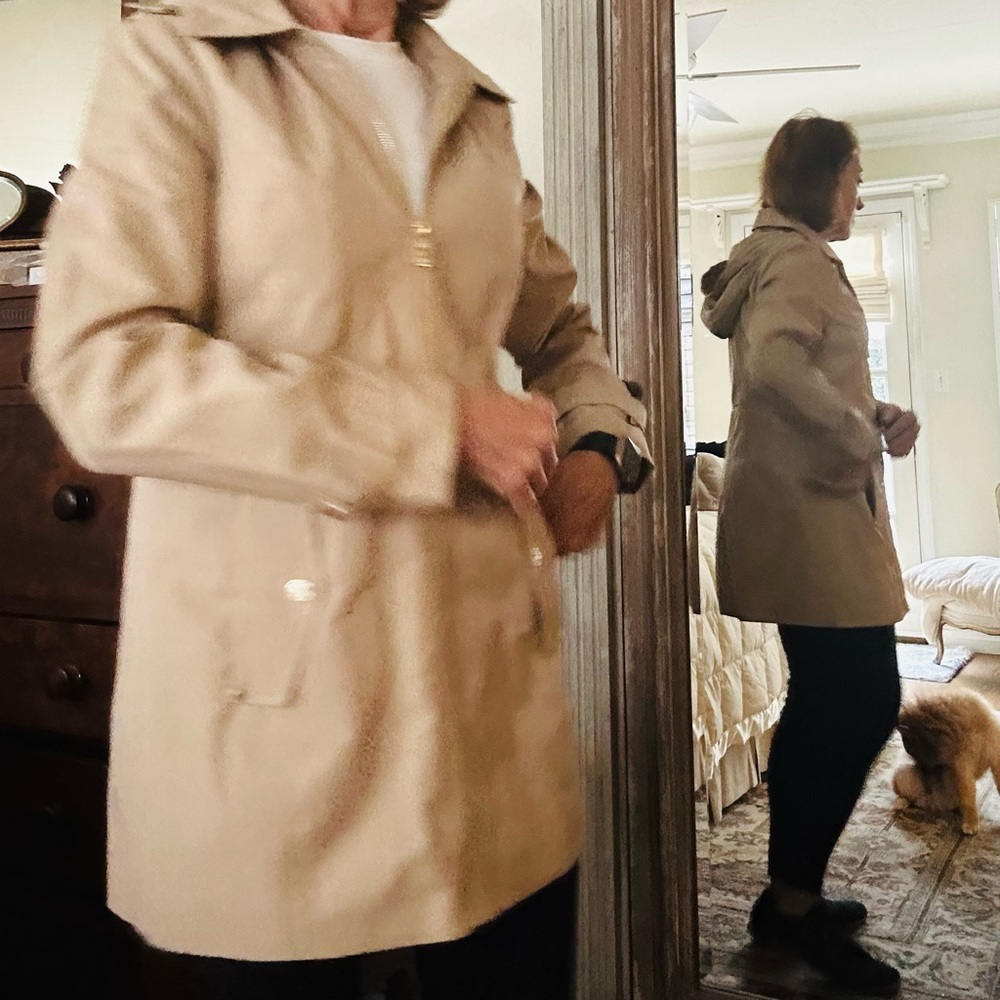 Michael Kors Women’s Zip Front Tan Hooded Raincoat M